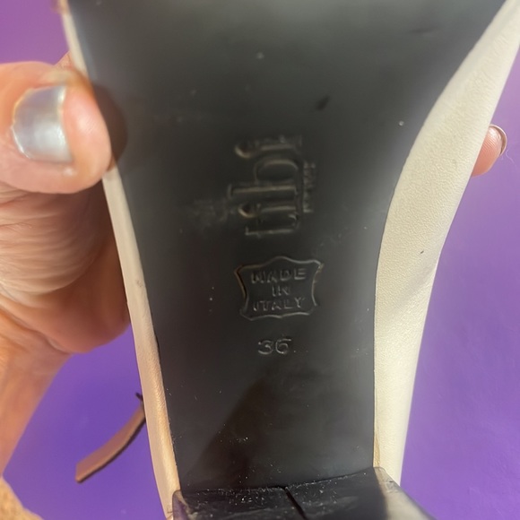 TIBI 36 sz 5.5 or 6 cream leather & PVC shoes pumps heels - Picture 4 of 10